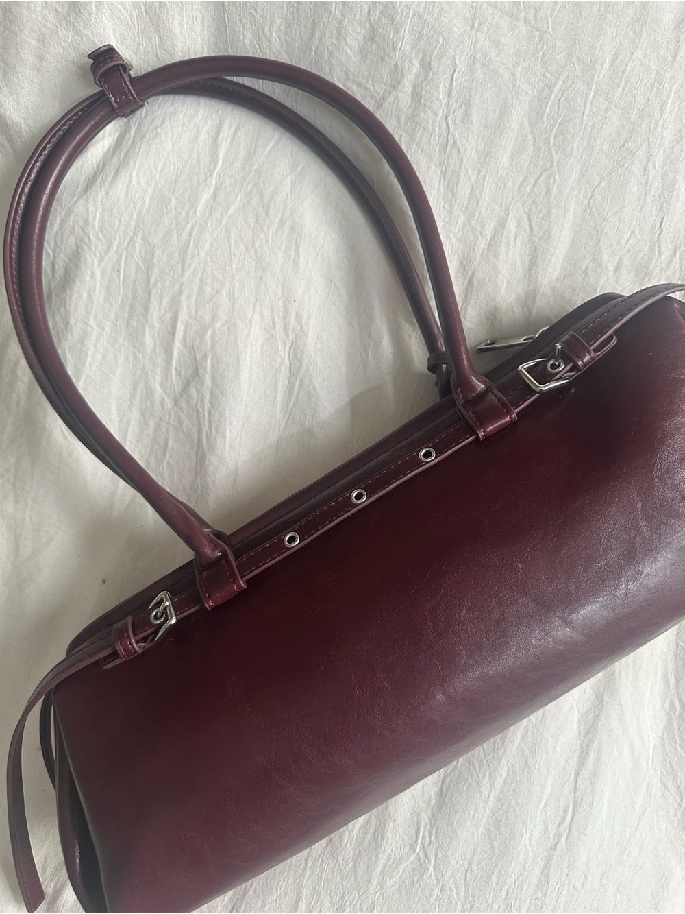 Burgundy House of Harlow Barrel Bag - Picture 6 of 7